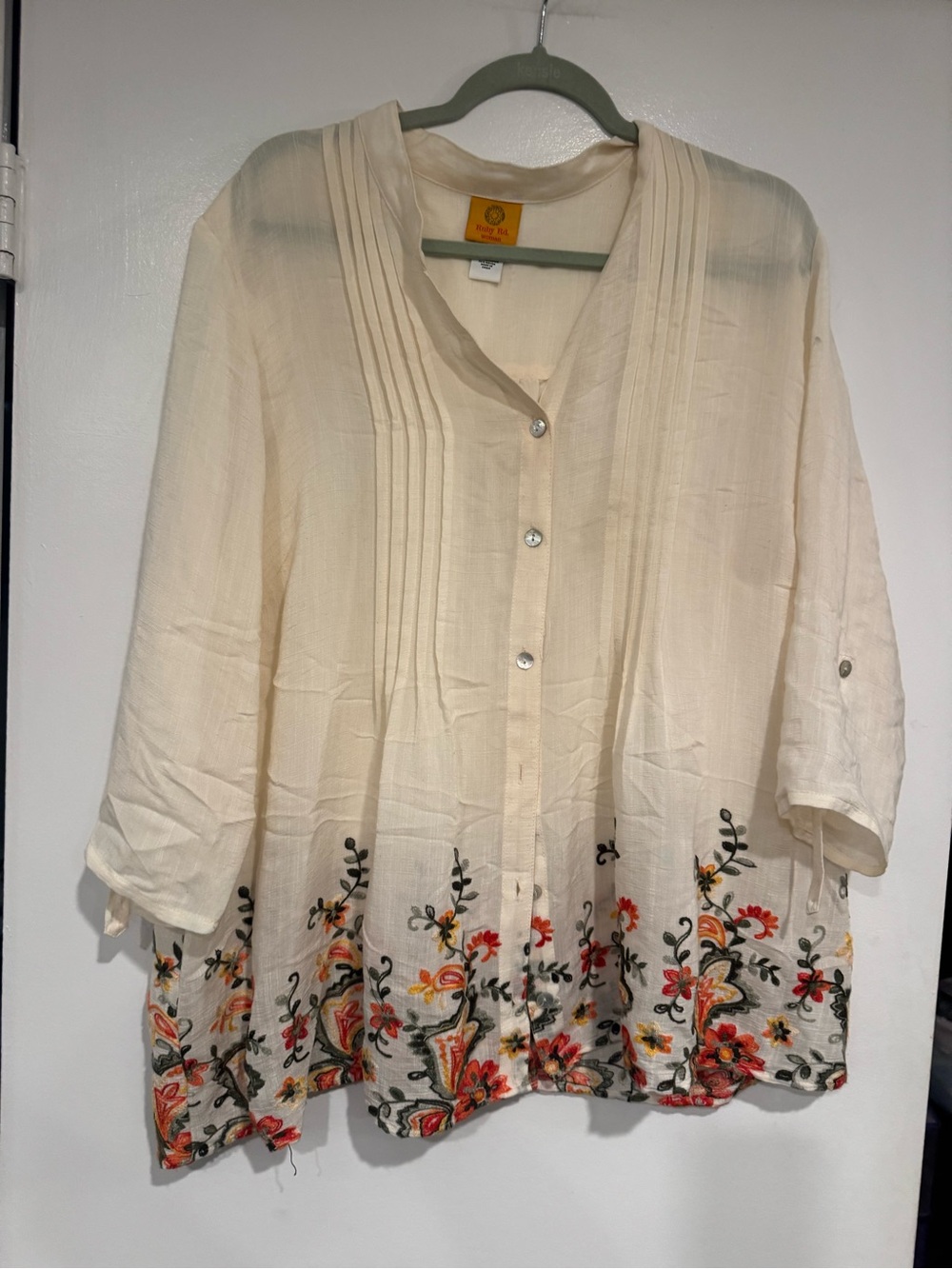 Ruby Rd. Women’s Cream Floral Embroidered Button-Front Tunic 2X Plus Size
